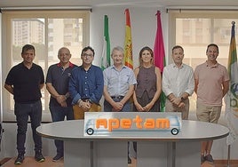 El nuevo equipo directivo de APETAM, con Vázquez Olmedo en el centro.