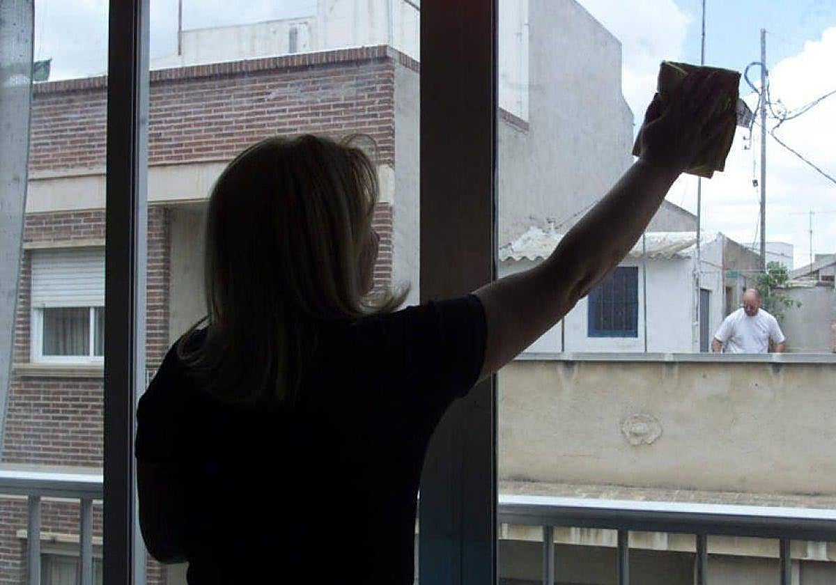 Conceden el subsidio para mayores de 52 años a una empleada de hogar sin haber cotizado lo suficiente: el dictamen de un tribunal