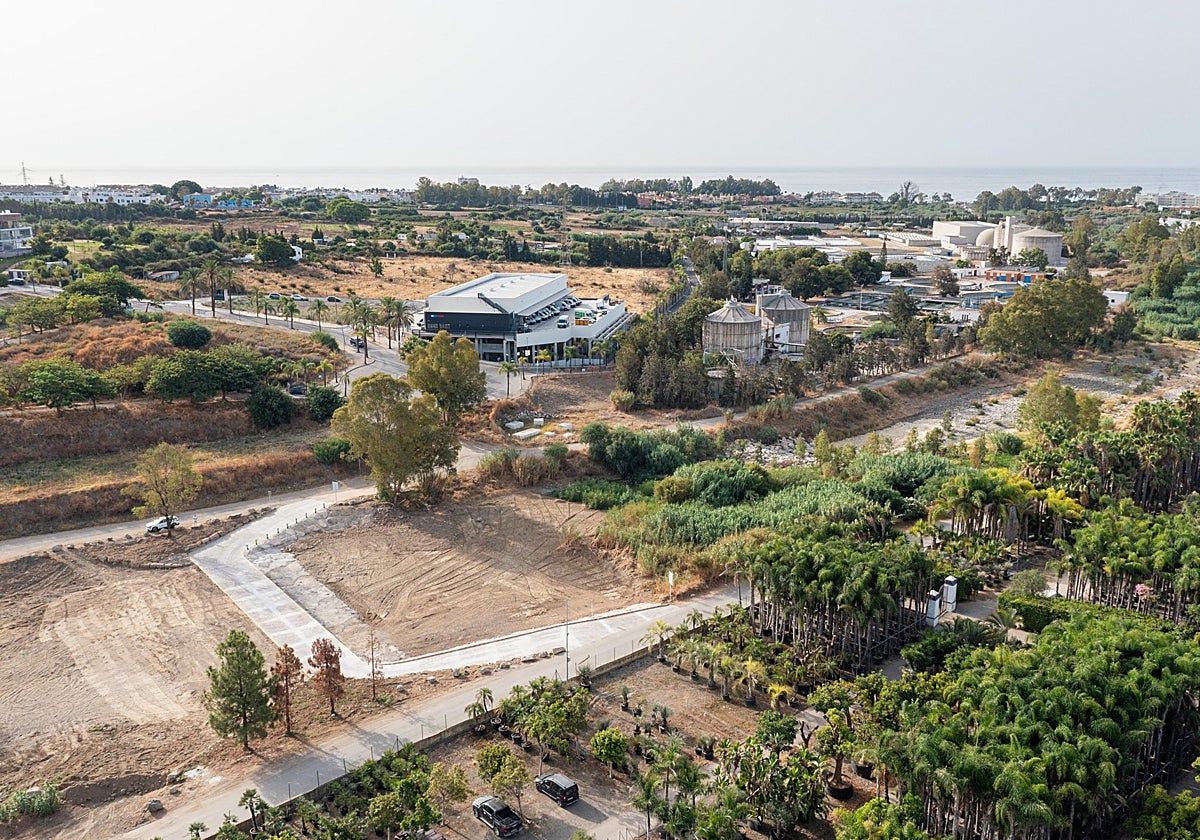 Paso construido sobre el cauce del río Guadalmansa en el término municipal de Estepona.