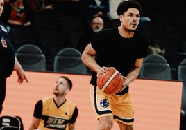 Xavier Castañeda.