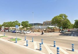 Tres detenidos por robar con violencia teléfonos móviles en la zona de Parque Litoral de Málaga capital