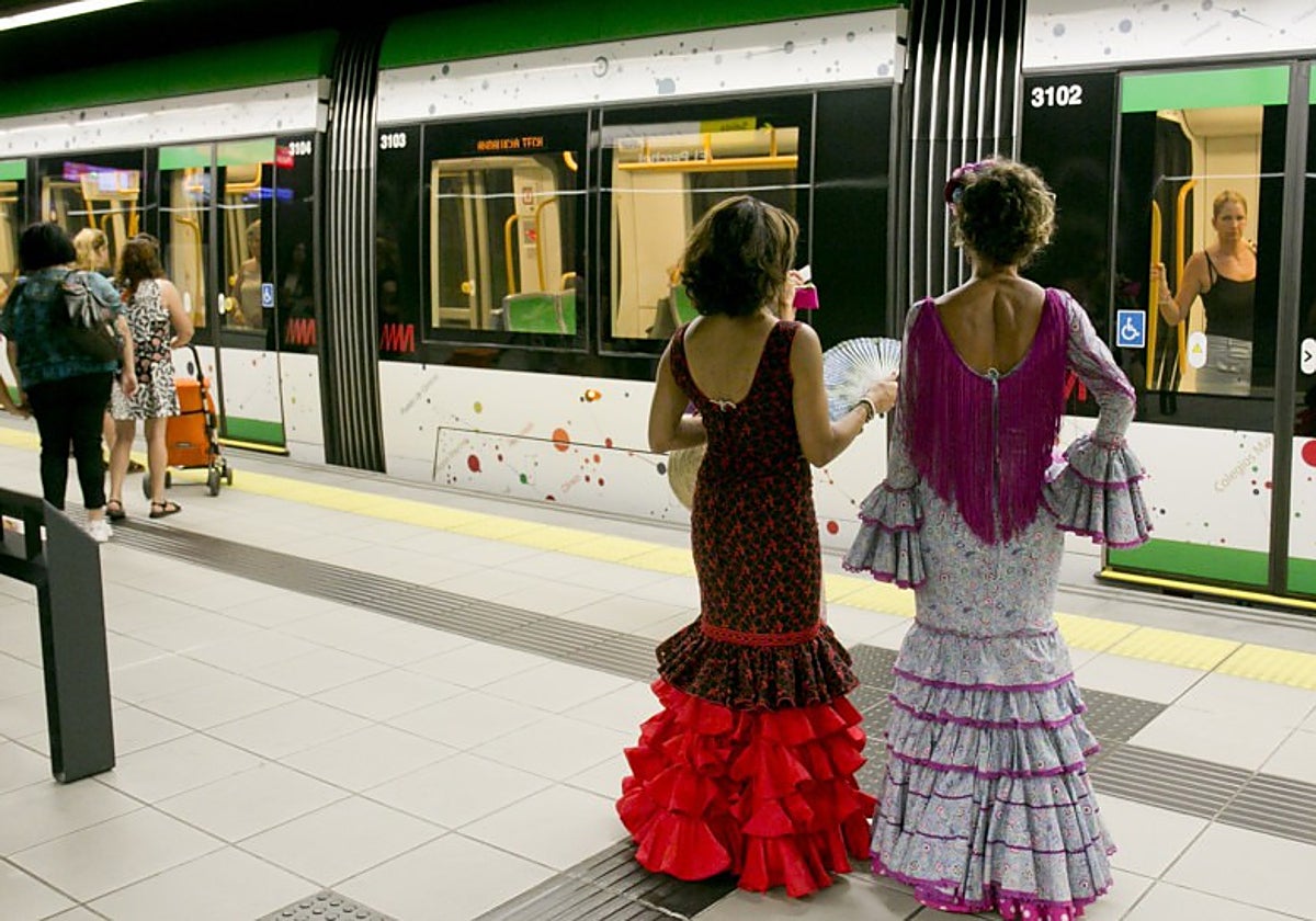 El metro es un medio de transporte habitual para llegar a la feria, sobre todo en el Centro.