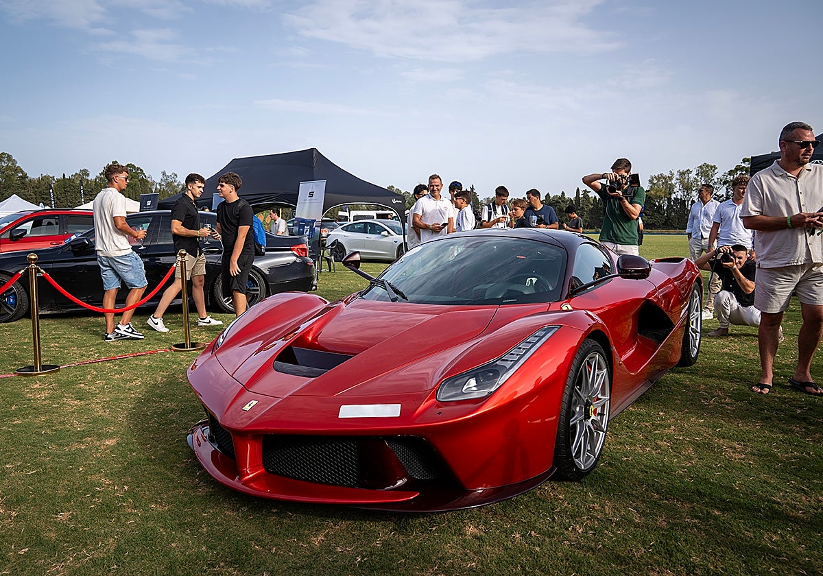 Ferrari LaFerrari.