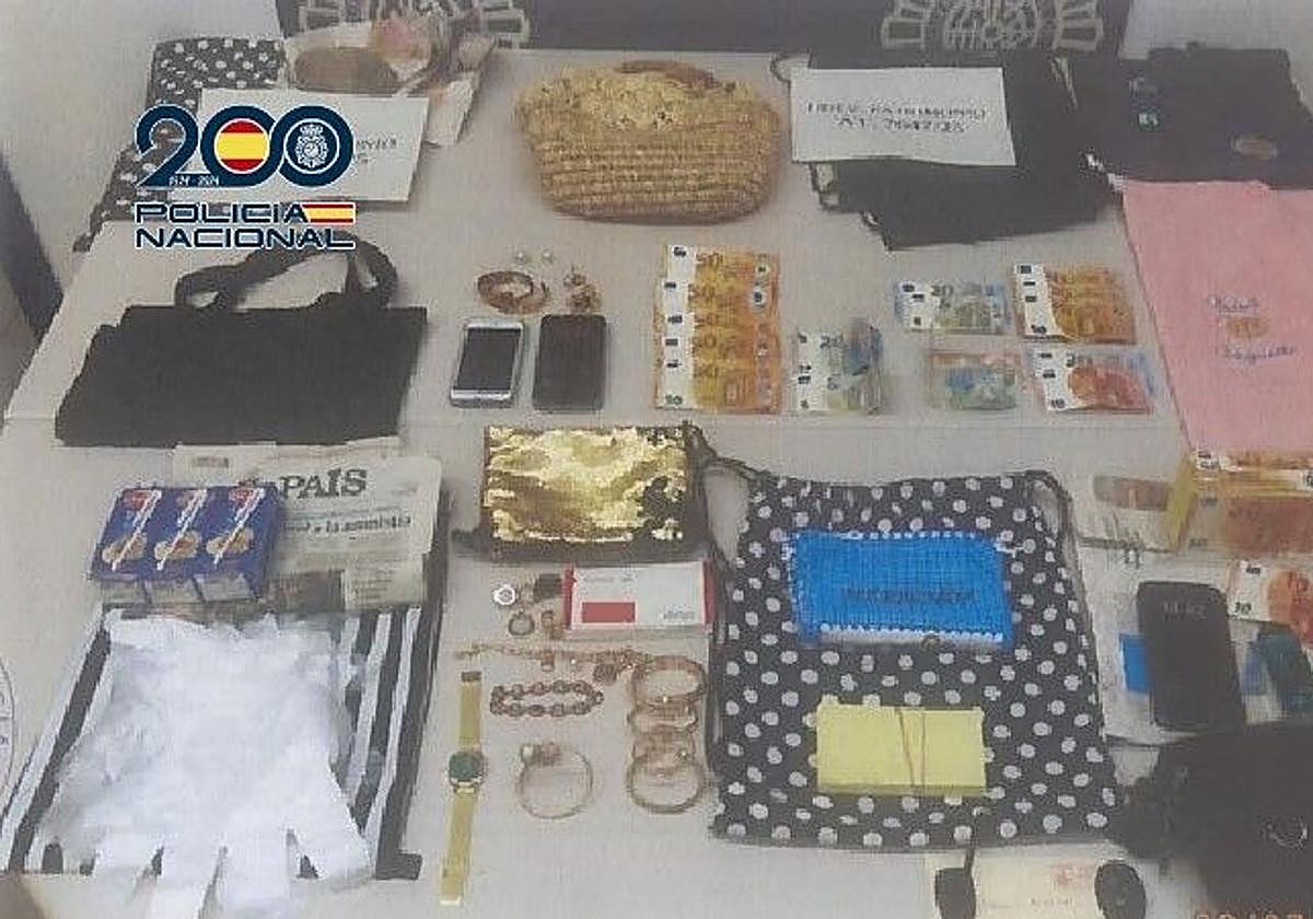 Tres detenidos en Estepona por estafar 7.900 euros con el 'timo de la estampita'