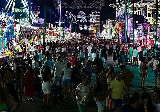 El Real, una noche de la Feria de Málaga de 2024.