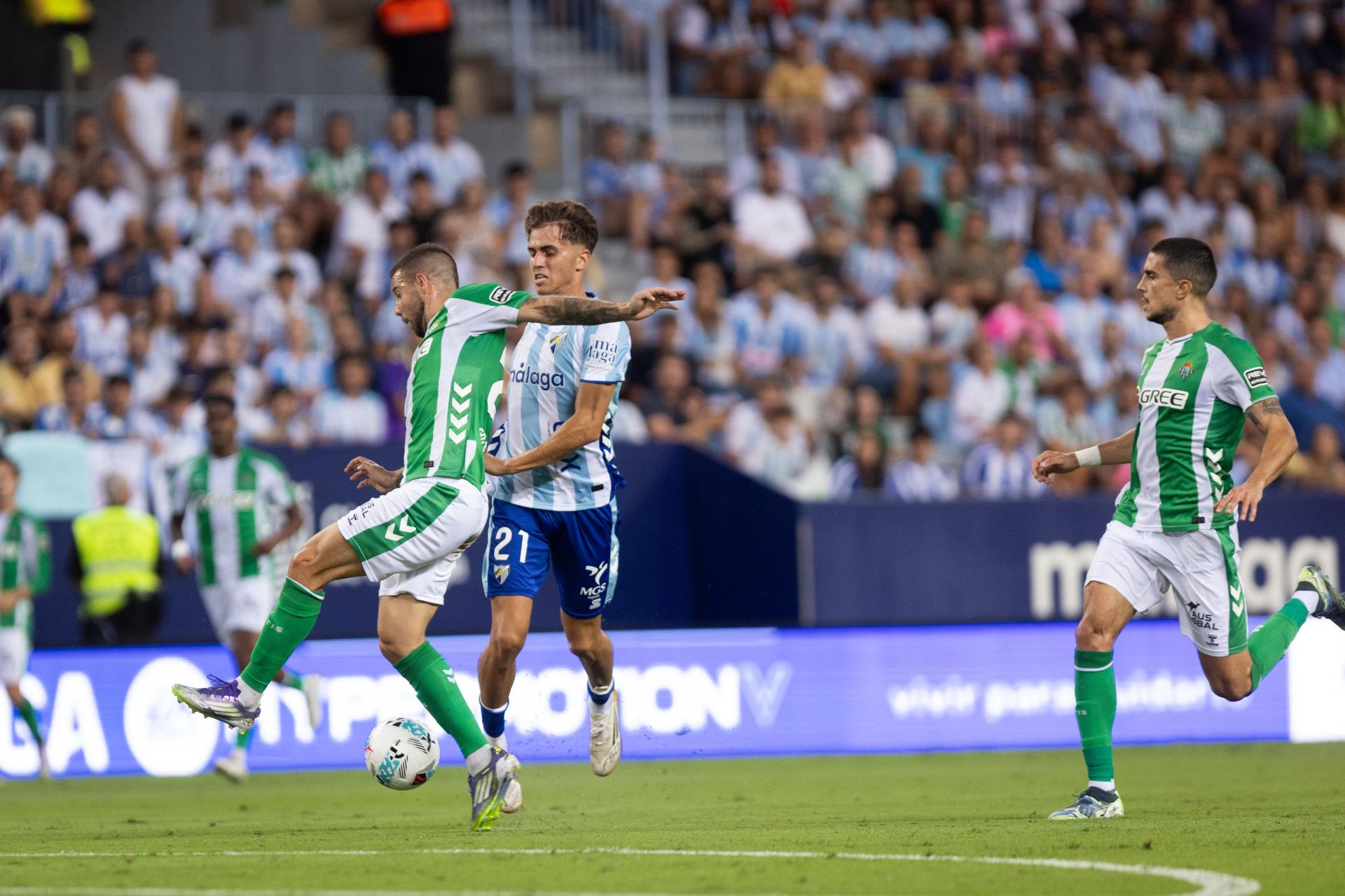 El Málaga- Betis del Trofeo Costa del Sol, en imágenes