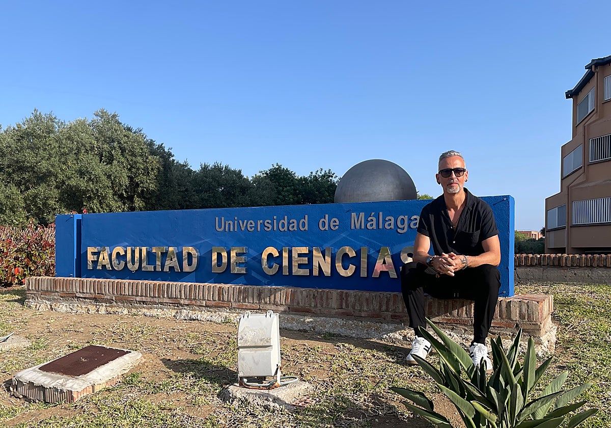 Francisco S.Fernández, en la Facultad de Ciencias de la Universidad de Málaga.
