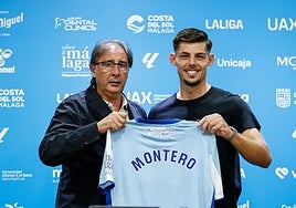 Loren Juarros y Montero, en la presentación del defensa este lunes.