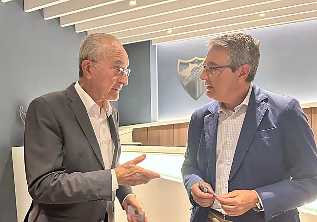 De la Torre y Salado, este jueves en las oficinas de La Rosaleda.