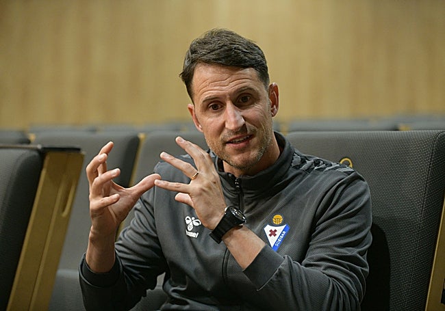 El entrenador del Eibar, Beñat San José.