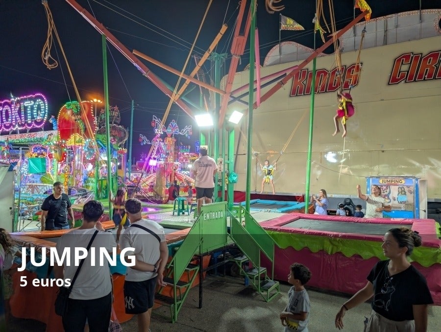 Feria de Málaga 2025: precios de los cacharritos, carricoches y atracciones del Real