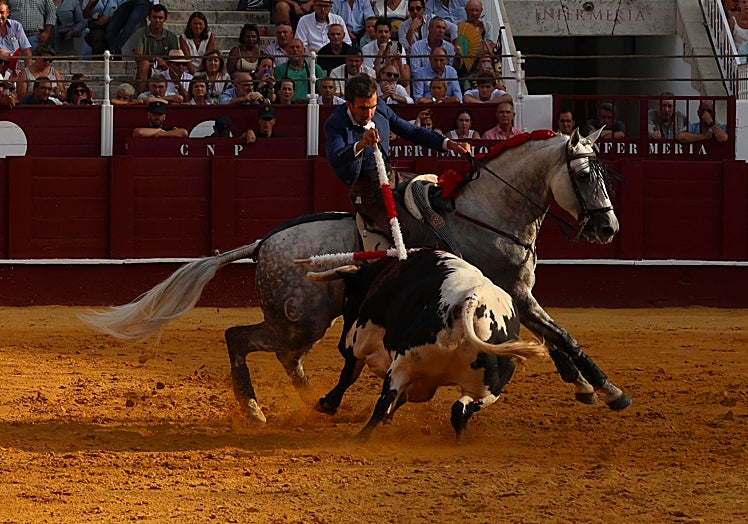 Banderilla de Sergio Galán.