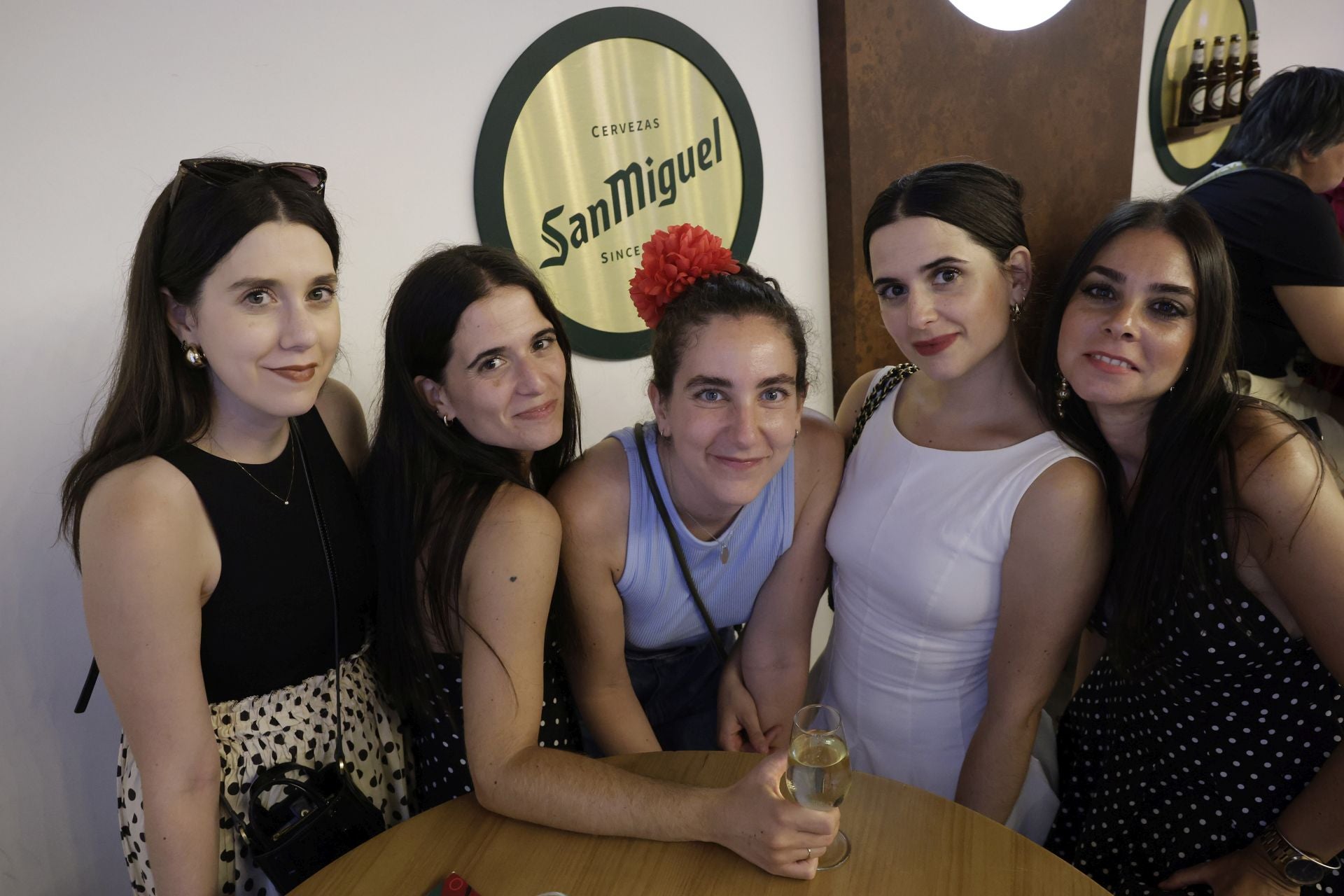 Melissa Mézcua, Elisa Palomo, Nani Asensio, Marina Mézcua y Cristina Ramiro.