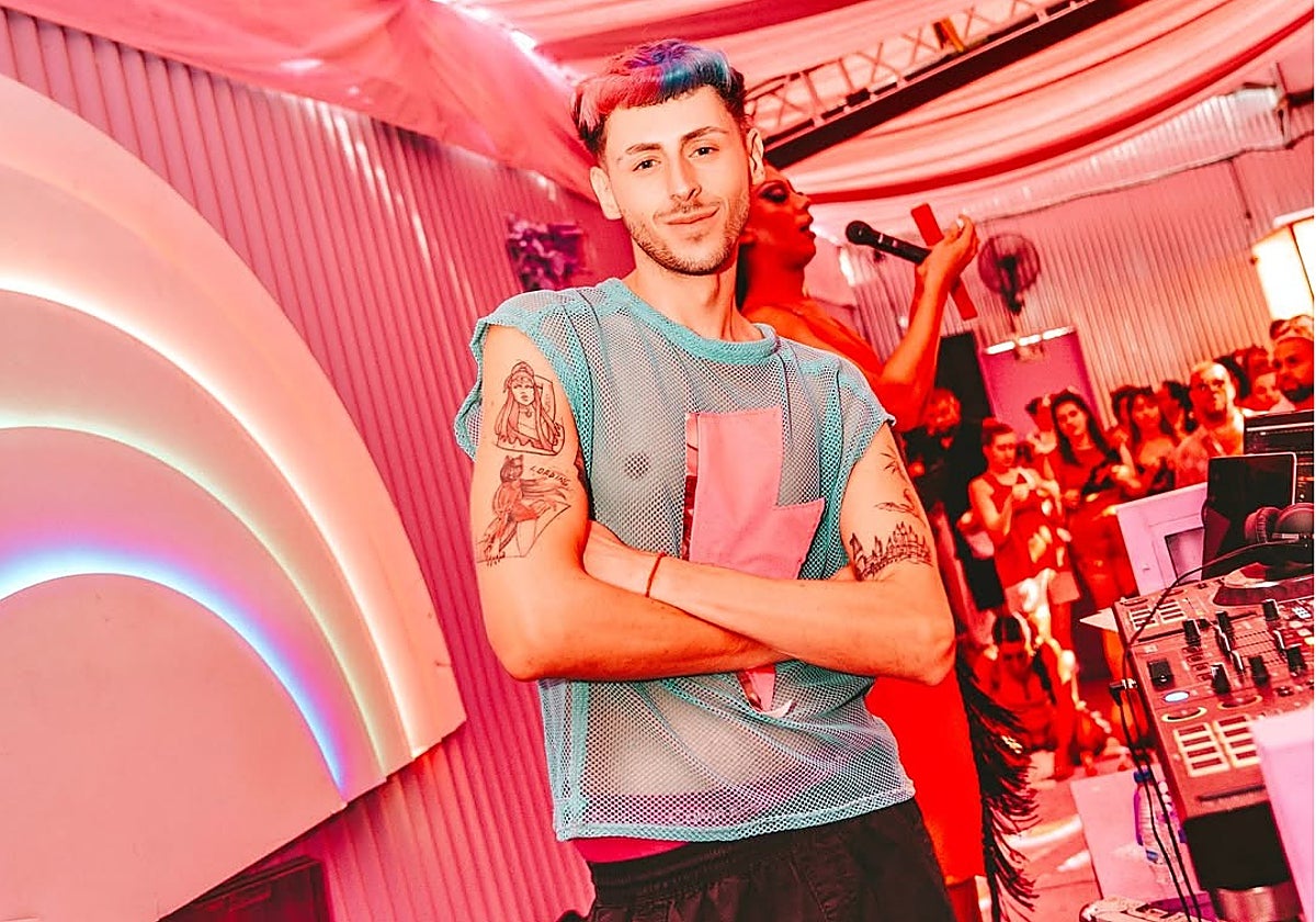 Dennis Moore en La Colega, caseta de la Feria de Málaga que anima cada tarde.