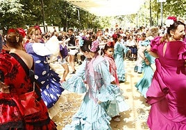 El Paseo Real se puso a bailar en el estreno del nuevo tema del grupo 'Mael Flamenco'