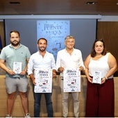 El teniente de alcalde de San Pedro de Alcántara, Javier García, y el concejal de Participación Ciudadana, Enrique Rodríguez, han presentado el evento junto a miembros de la asociación de vecinos El Manantial.