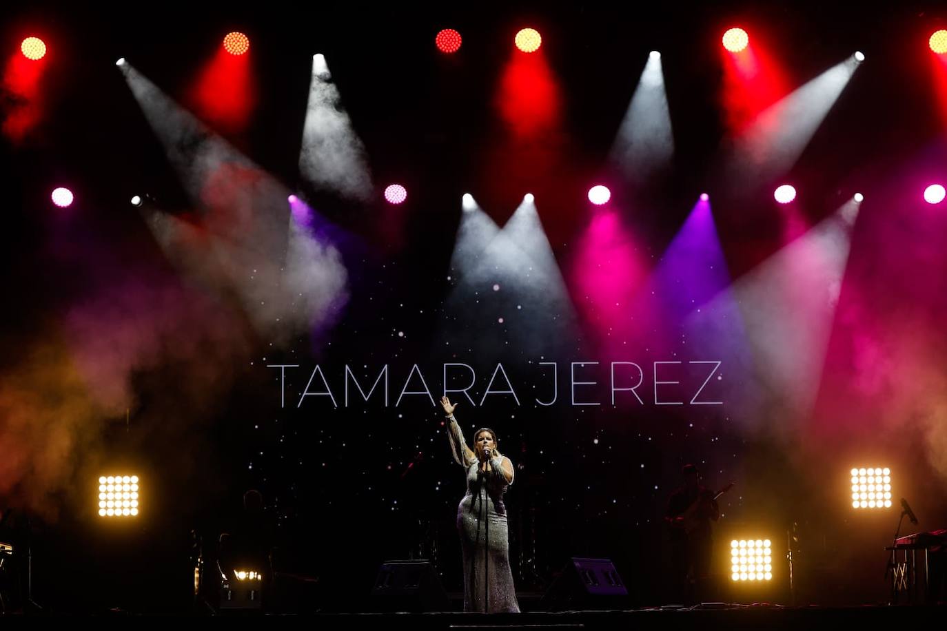 Las mejores imágenes del concierto de Hoffman, Joana Jiménez y Tamara Jerez en la Feria de Málaga 2025