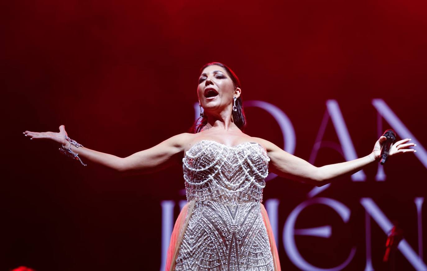 Las mejores imágenes del concierto de Hoffman, Joana Jiménez y Tamara Jerez en la Feria de Málaga 2025