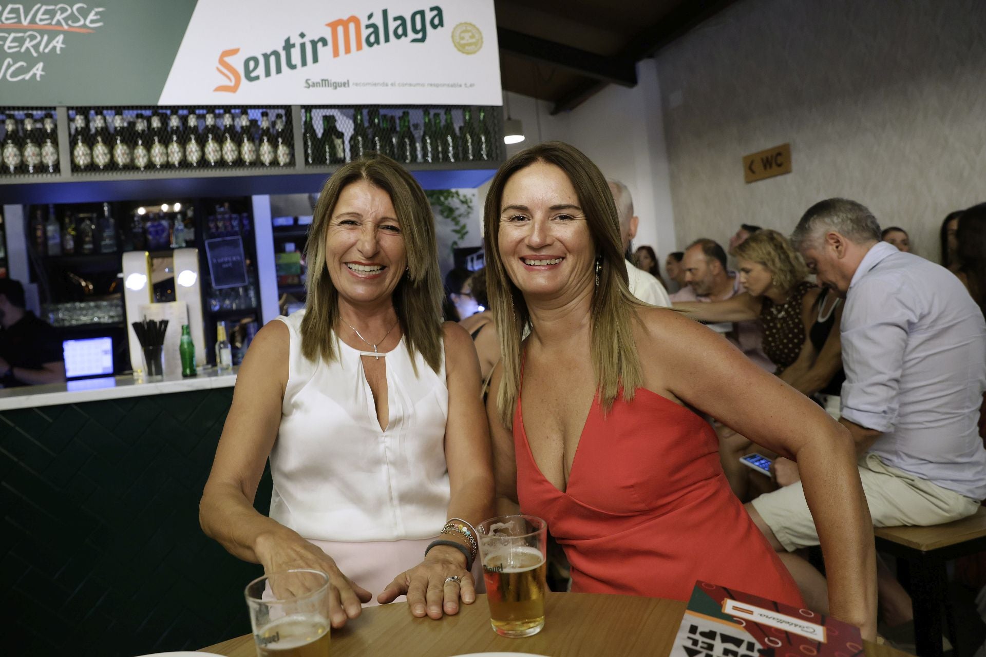 María José Campos y Lola González.