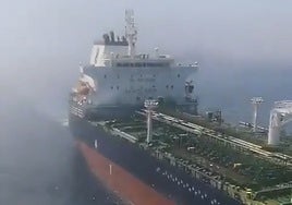 Imagen del buque mercante que avistó al naúfrago este pasado viernes frente a las costas de Caleta de Vélez.