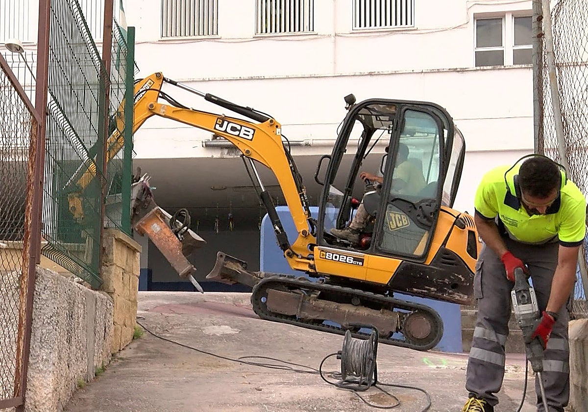 Trabajos de mejora en los centros educativos de Alhaurín el Grande durante el verano.