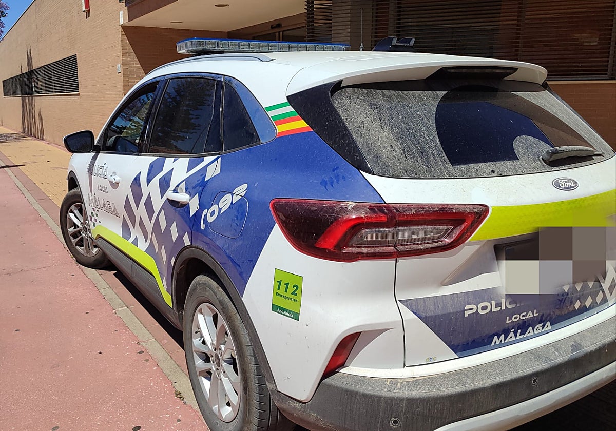 Arrestado por amenazar con un cuchillo a los policías tras golpear a su madre con alzhéimer en Málaga