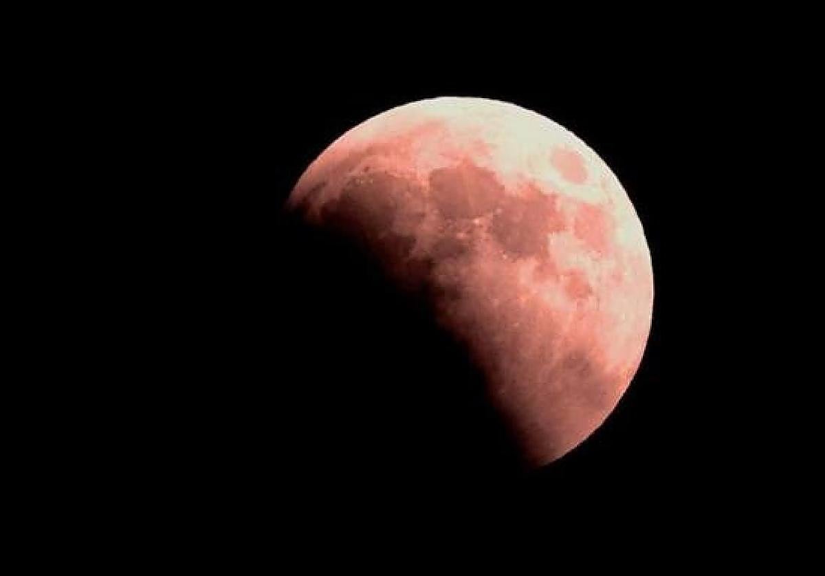 Últimas horas para el eclipse total de Luna: ¿Cuándo y a qué hora podrá verse en Málaga?