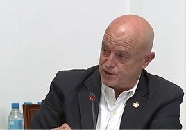 El portavoz de Vox y primer teniente de alcalde, Juan Carlos Cuevas, durante el debate.