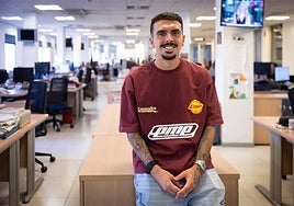 El malaguista Joaquín, en la redacción de SUR, que visitó para la entrevista.