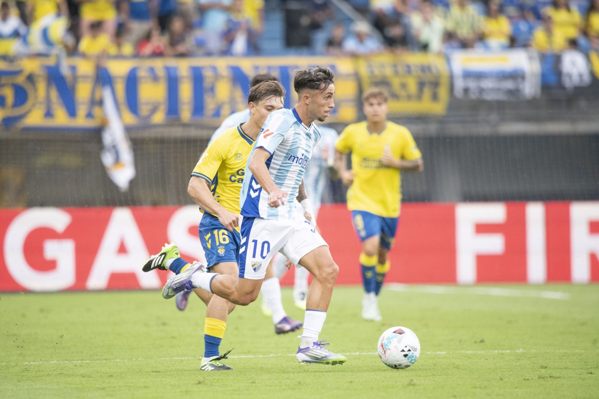 El partido Las Palmas- Málaga, en imágenes