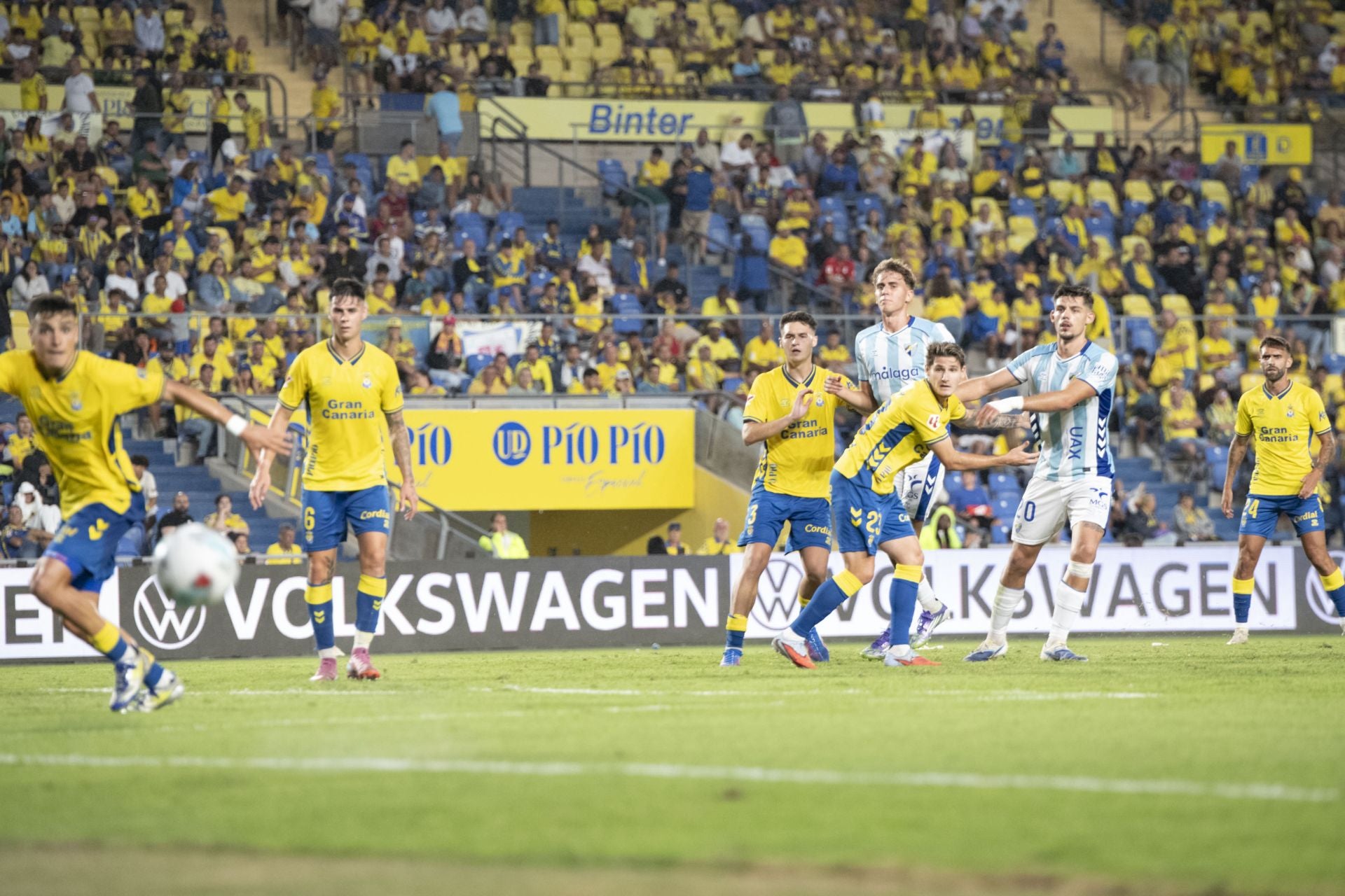 El partido Las Palmas- Málaga, en imágenes