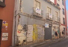 Edificio del número 17 de la calle Refino.