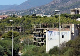 Edificios junto al Hospital Universitario Costa del Sol.