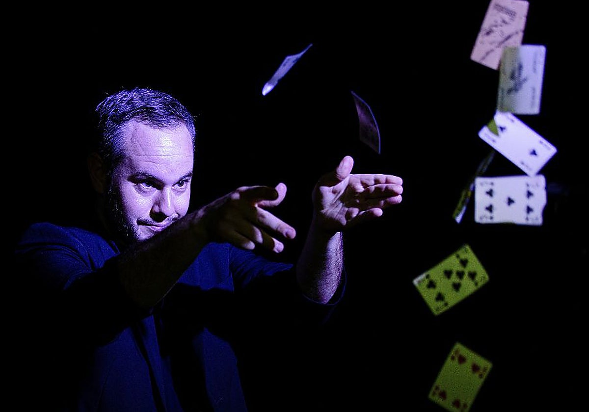 Jorge Blass llega con sus trucos de magia a Estepona.