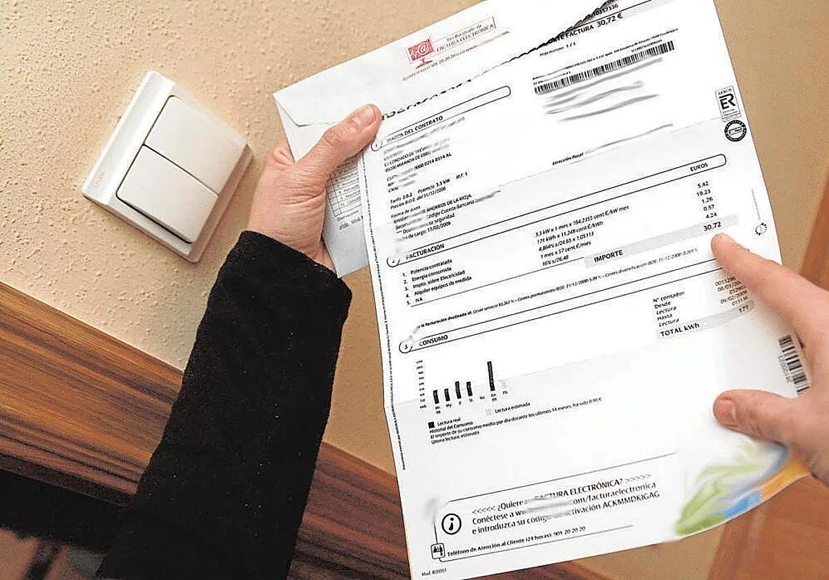 Cuidado con el precio de la potencia: Facua advierte del truco de algunas eléctricas para captar clientes