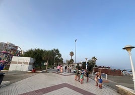 Imagen del paseo marítimo de Torre del Mar.