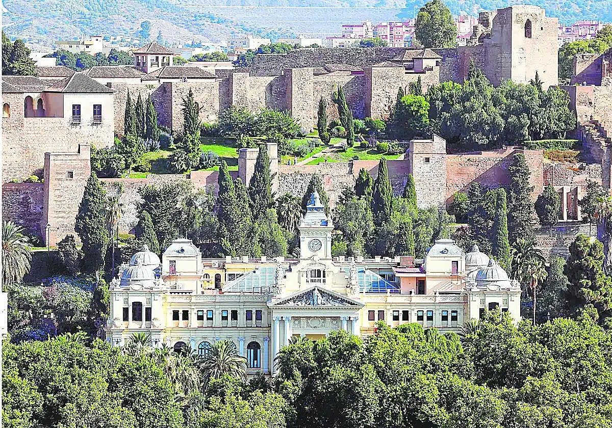 La deuda de la capital, con más de 256 millones, es la más alta de la provincia, pero en términos per cápita (algo más de 400 euros) baja posiciones.