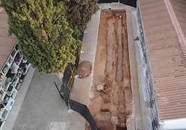 Vista aérea de la primera fosa común de Campillos.