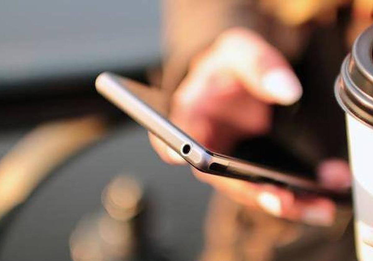 Protección de Datos sanciona a una empresa que grabó a un trabajador en la zona de descanso y usó la conversación para despedirlo