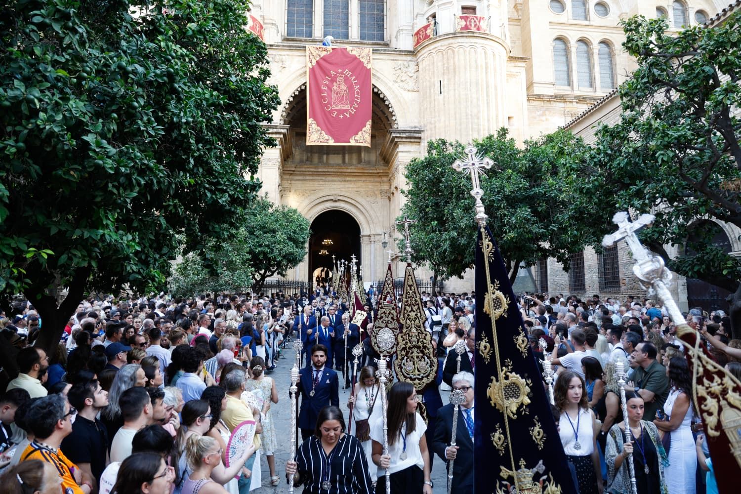 La procesión de la Virgen de la Victoria, en imágenes