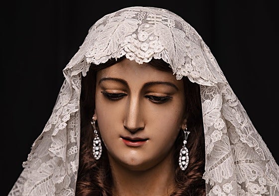 La Cofradía del Rocío celebra el 10.º aniversario de la coronación canónica de su Virgen.