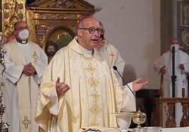 José Antonio Satué, durante la celebración de una misa en Teruel.