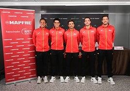 Roberto Carballés, Jaume Munar, David Ferrer (capitán), Pedro Martínez y Pablo Carreño, este miércoles en Puente Romano.