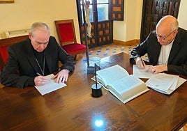 Momento del acto de profesión de fe del nuevo obispo de Málaga.