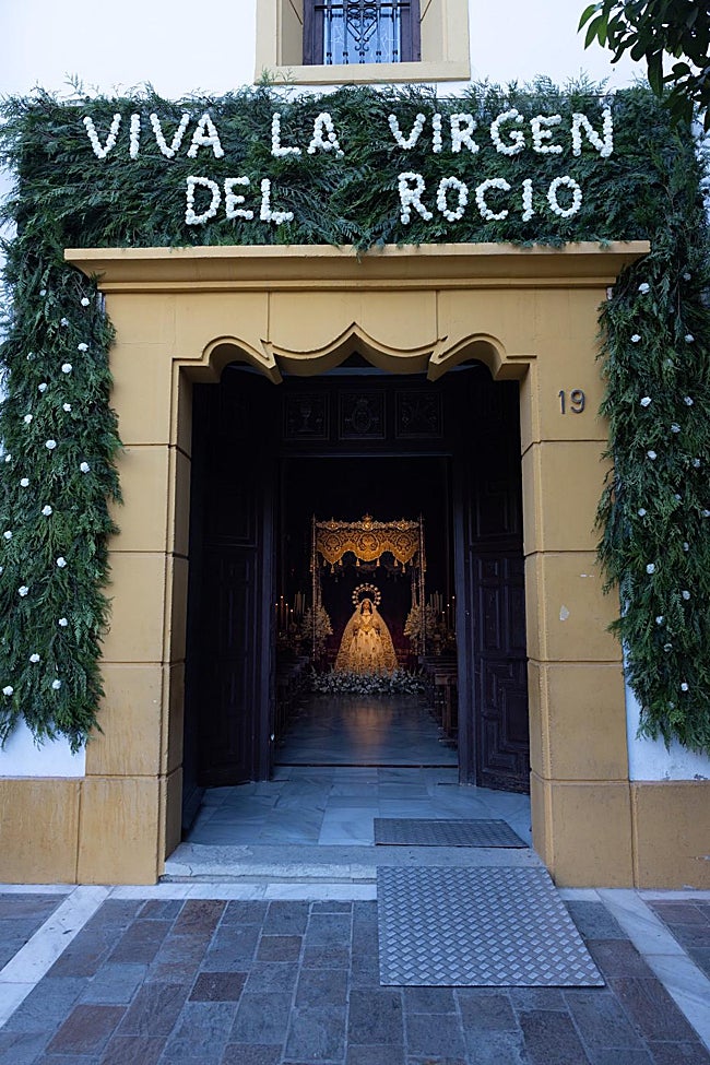 Fachada de San Lázaro, adornada para el besamanos.