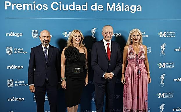 El subdelegado del Gobierno, Francisco Javier Salas; la consejera de Economía, Carolina España; el alcalde de Málaga, Francisco de la Torre; y la consejera de Cultura, Patricia del Pozo.