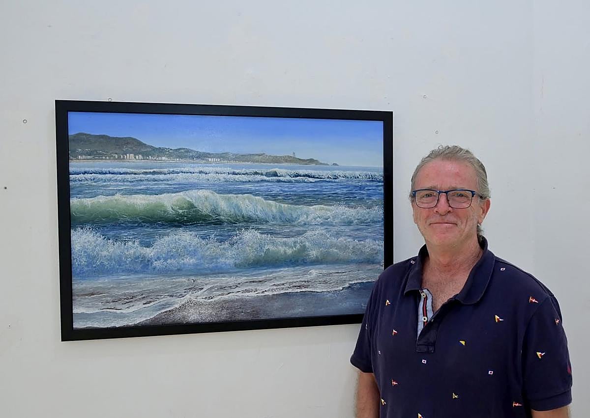 Imagen secundaria 1 - Monseñor Catalá, en su 'misa de despedida' como obispo. Ricardo Buzo. San Carlos Acutis en retrato del malagueño Raúl Berzosa.