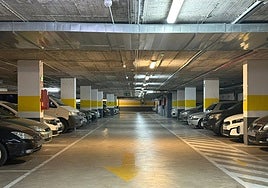 El parking tiene 692 plazas de aparcamiento, 260 de ellas reservadas para larga temporada.