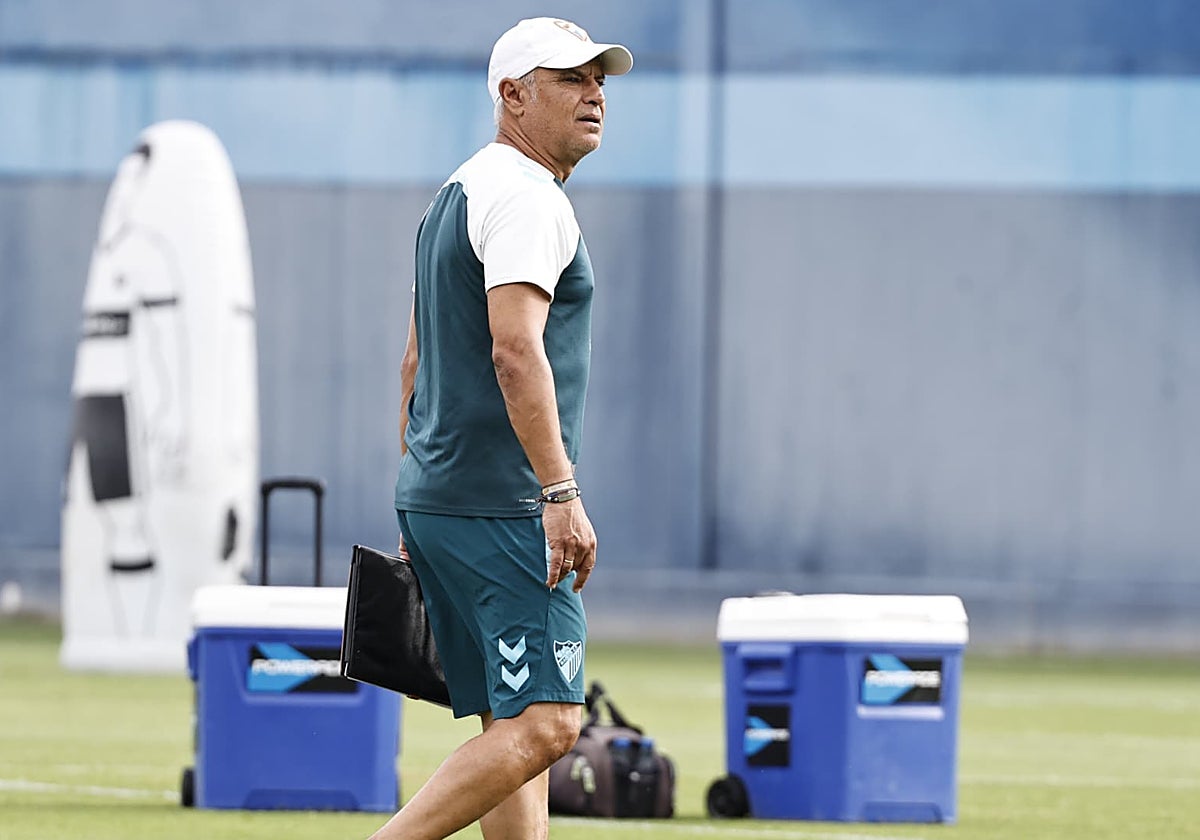 Sergio Pellicer, dirigiendo un entrenamiento reciente.