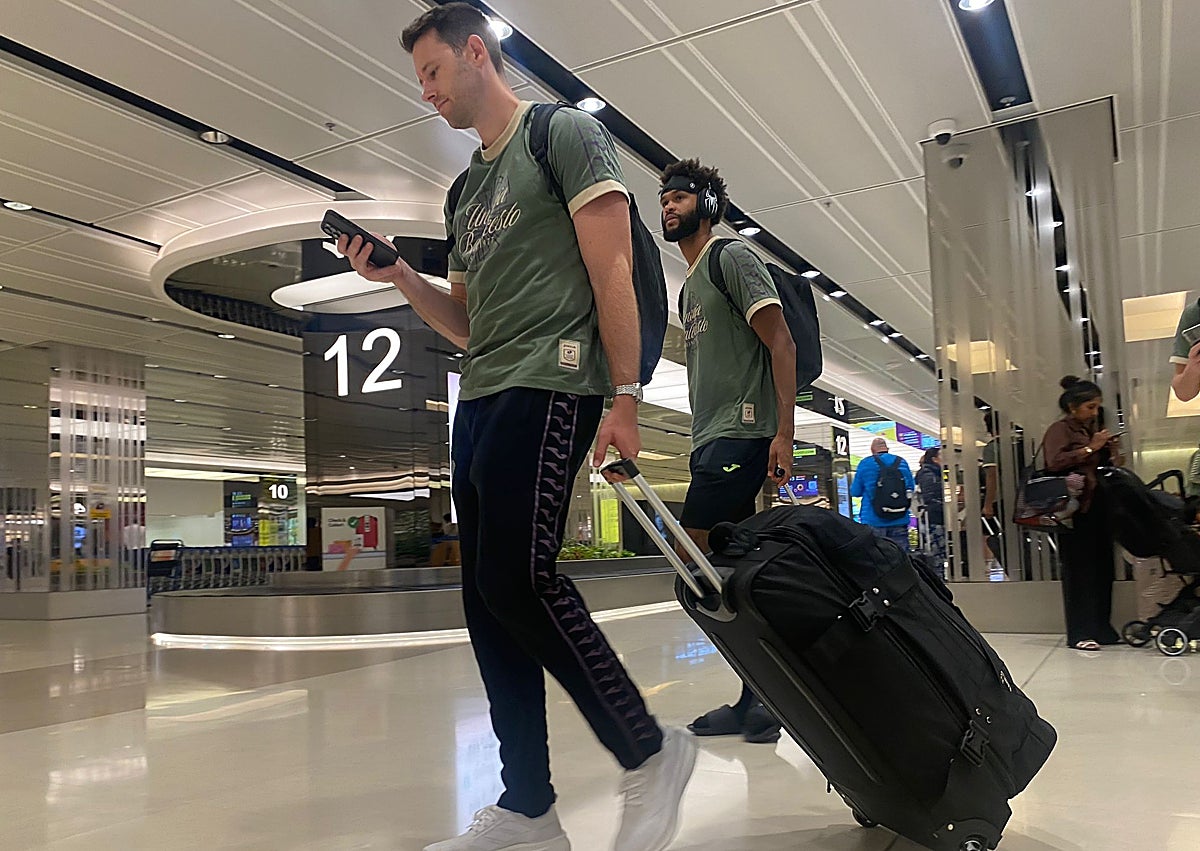 Imagen secundaria 1 - El Unicaja vela armas en Singapur para aclimatarse al fuerte &#039;jet lag&#039;
